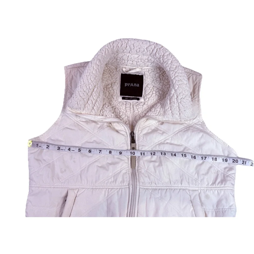 prAna Sherpa Lined Vest M‎ Cream Quilted Cozy Outdoor Hiking Casual